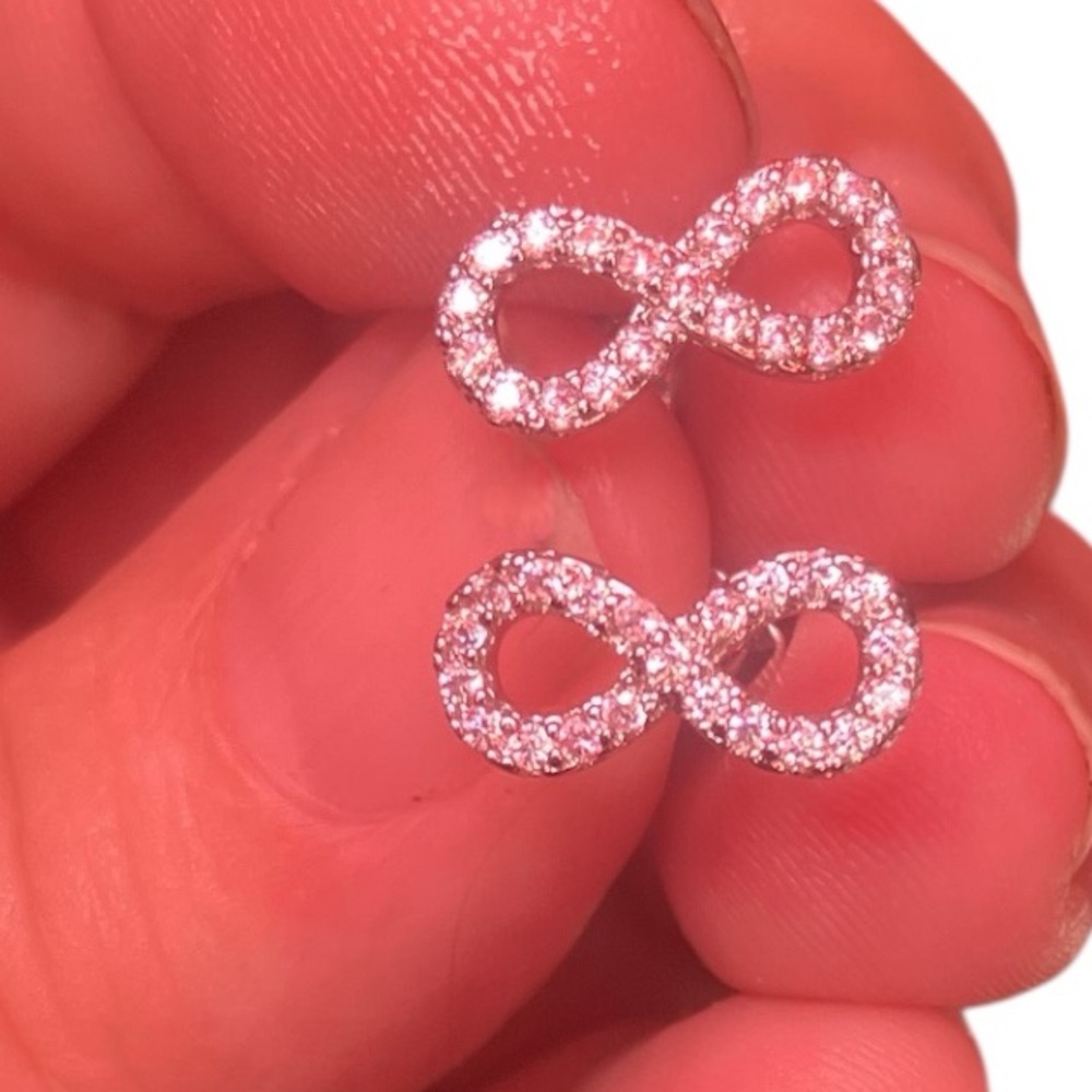 NWT Elegant Sparkling CZ 925 Silver Filled Infinity Earrings